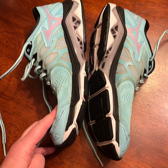 Mizuno Wave aero hug running shoes womens size 10 - Picture 4 of 12